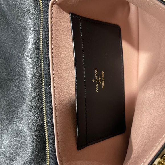 LOUIS VUITTON bag - Picture 3 of 7